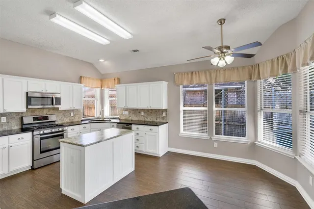 $2,800 | 7401 Centenary Drive, Rowlett, TX 75089