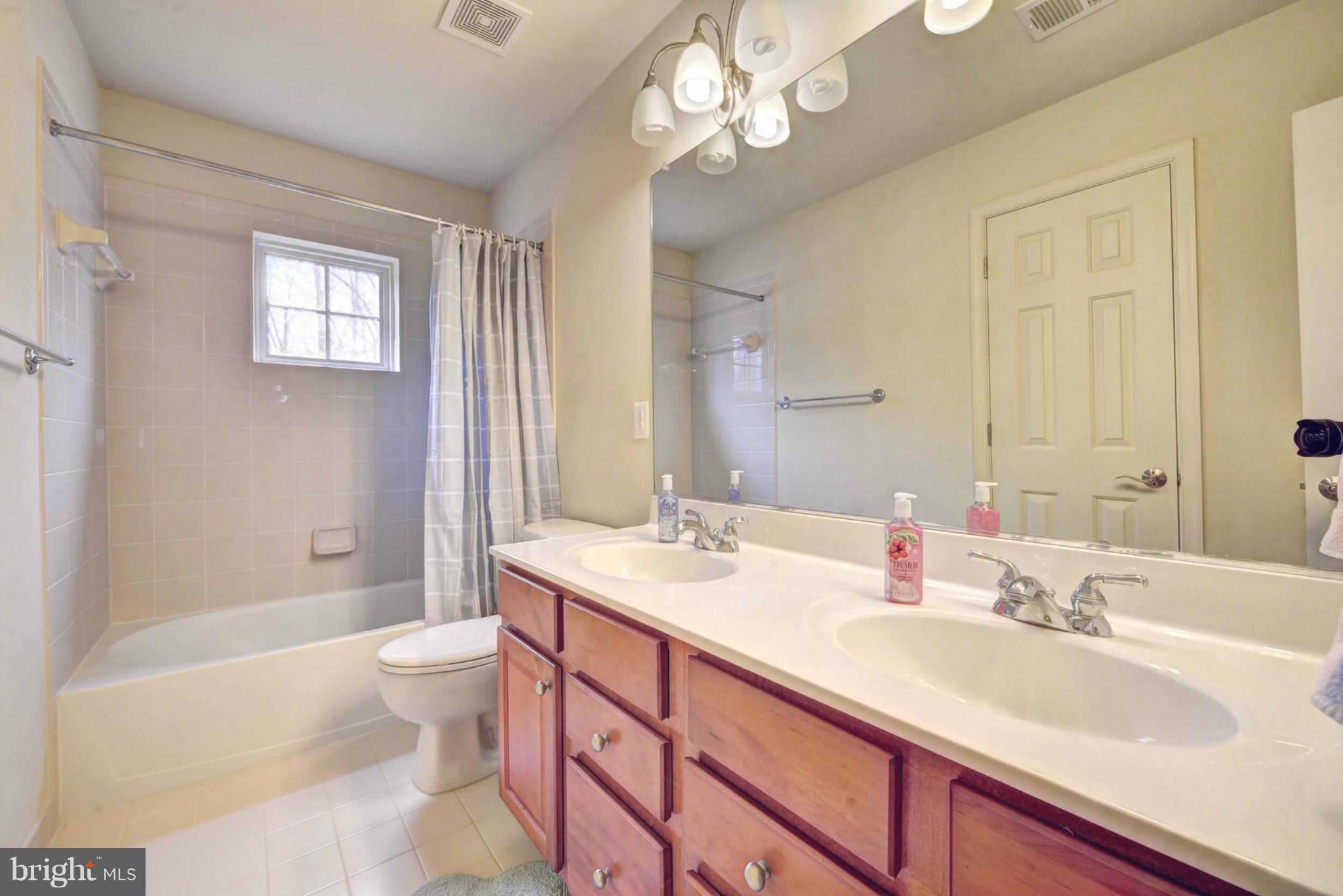 8563 Mazzello Place Springfield, VA 22153 - Photo 25 of 30 Bath