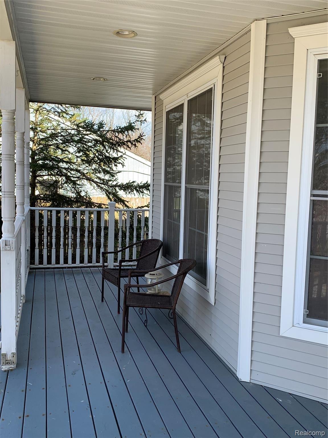 1834 Maxfield Lake Road Hartland, MI 48353 - Photo 2 of 38 IMG_1646.JPEG