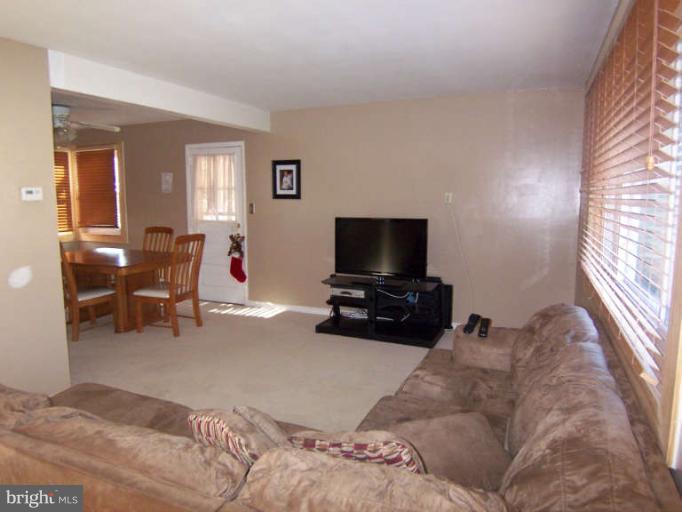 7114 Reservoir Road Springfield, VA 22150 - Photo 3 of 15 Living Room