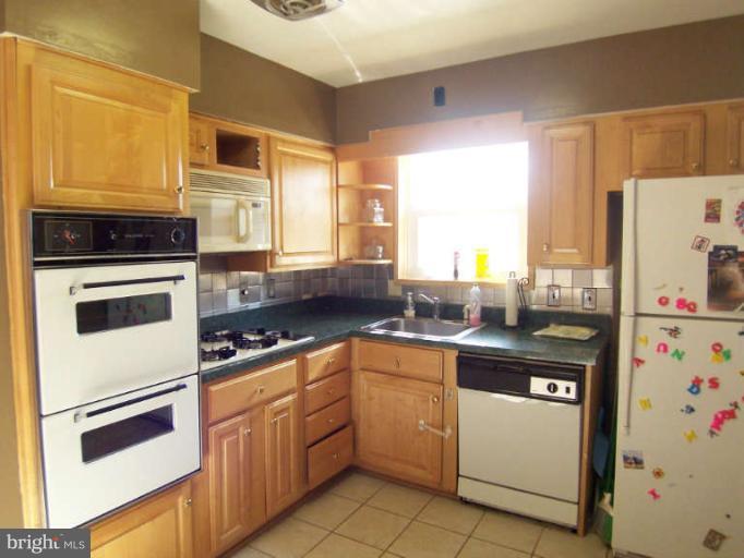 7114 Reservoir Road Springfield, VA 22150 - Photo 5 of 15 Kitchen