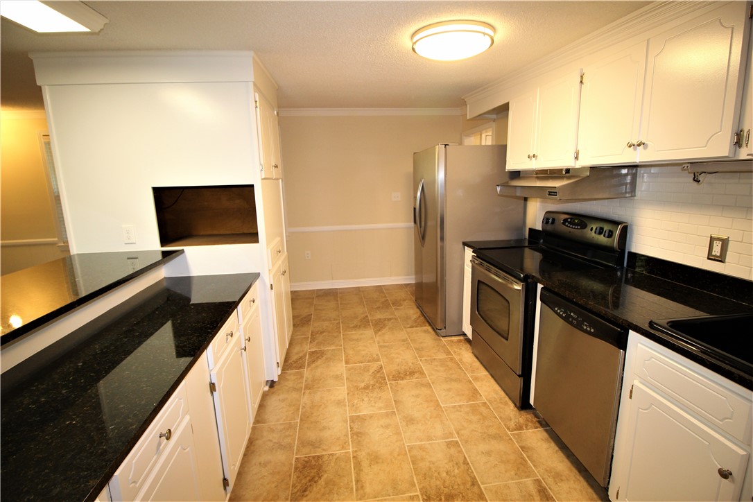 5026 Patterson Road Anderson, SC 29625 - Photo 5 of 29 Back Splash and insert for Microwave