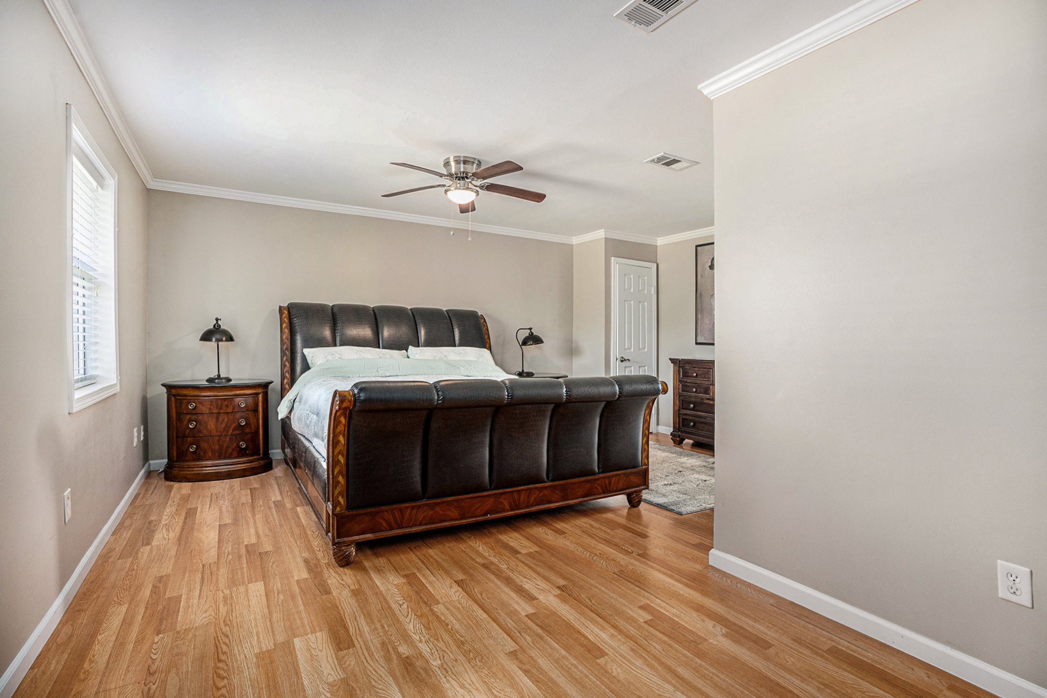 12421 Roy Road, Unit CR105 Pearland, TX 77581 - Photo 17 of 47 Primary Bedroom