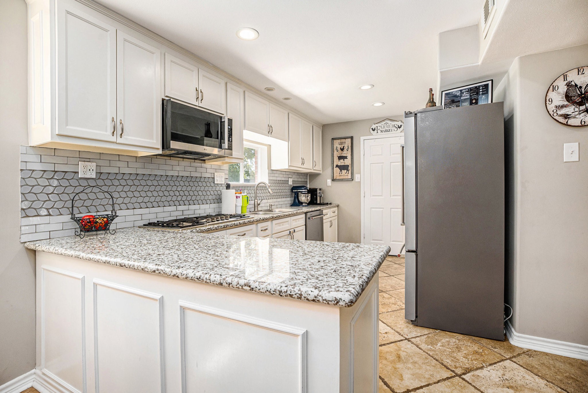 12421 Roy Road, Unit CR105 Pearland, TX 77581 - Photo 9 of 47 Kitchen