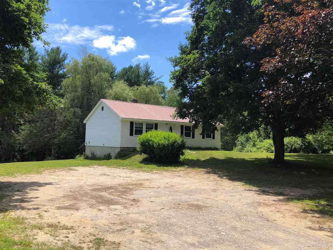 1647 Dover Road Epsom, NH 03234 - Photo 2 of 36