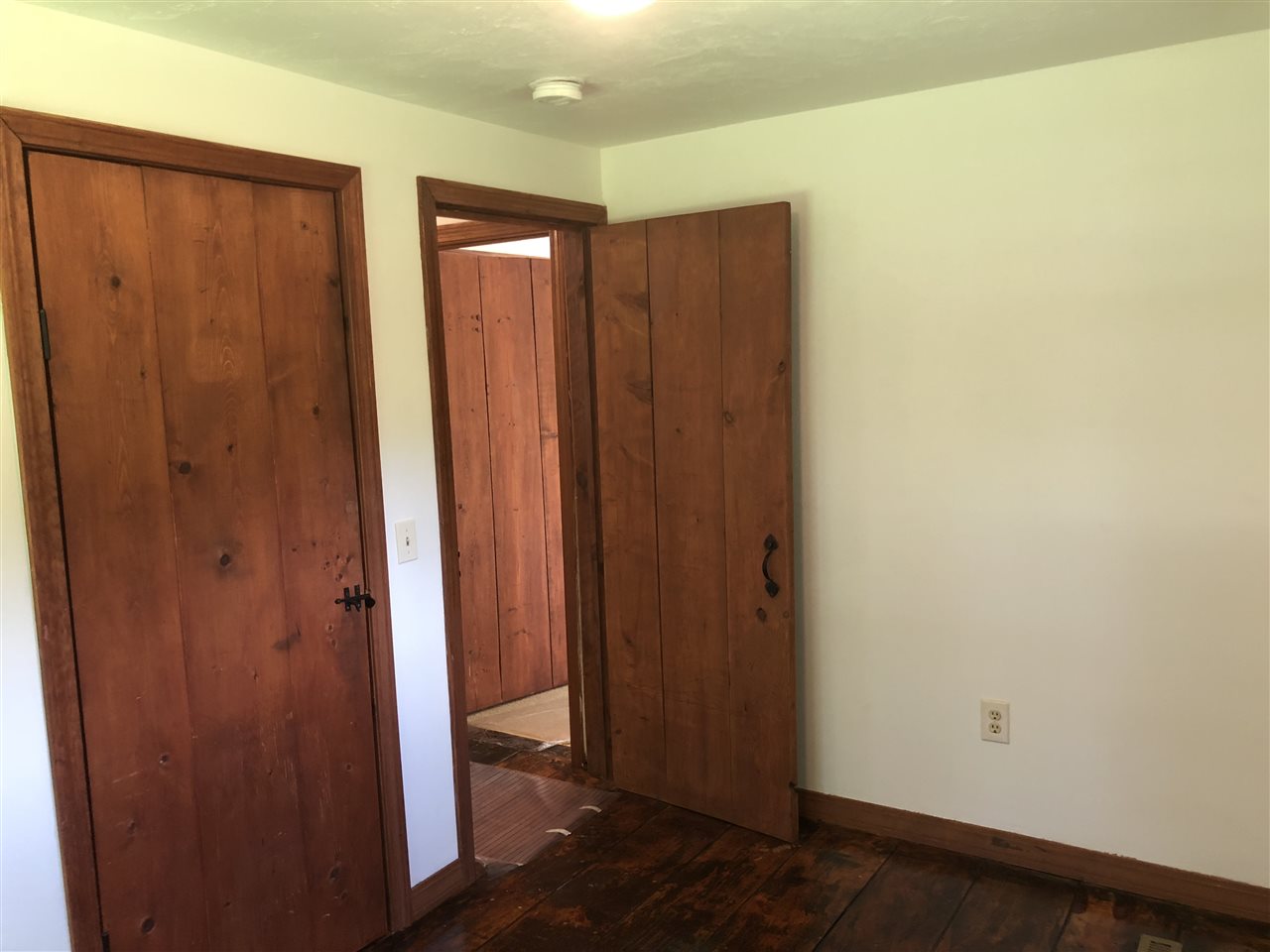 1647 Dover Road Epsom, NH 03234 - Photo 16 of 36