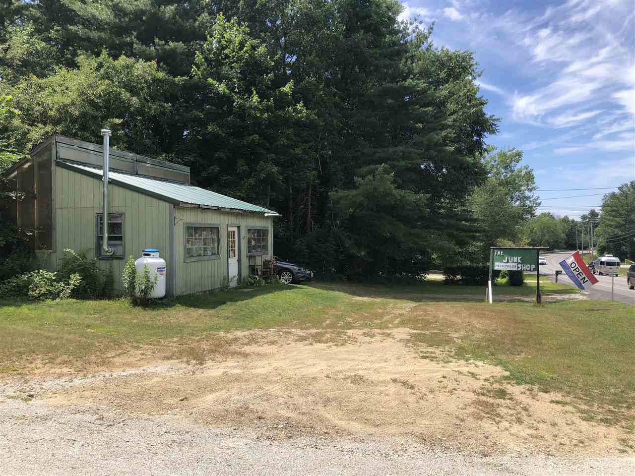 1647 Dover Road Epsom, NH 03234 - Photo 29 of 36