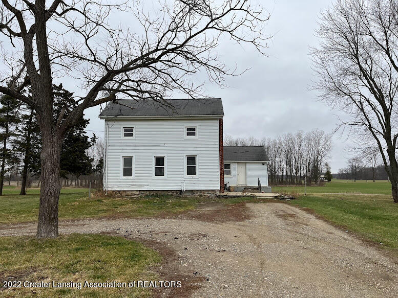 2649 West Locke Road Perry, MI 48872 - Photo 5 of 34 IMG_4038