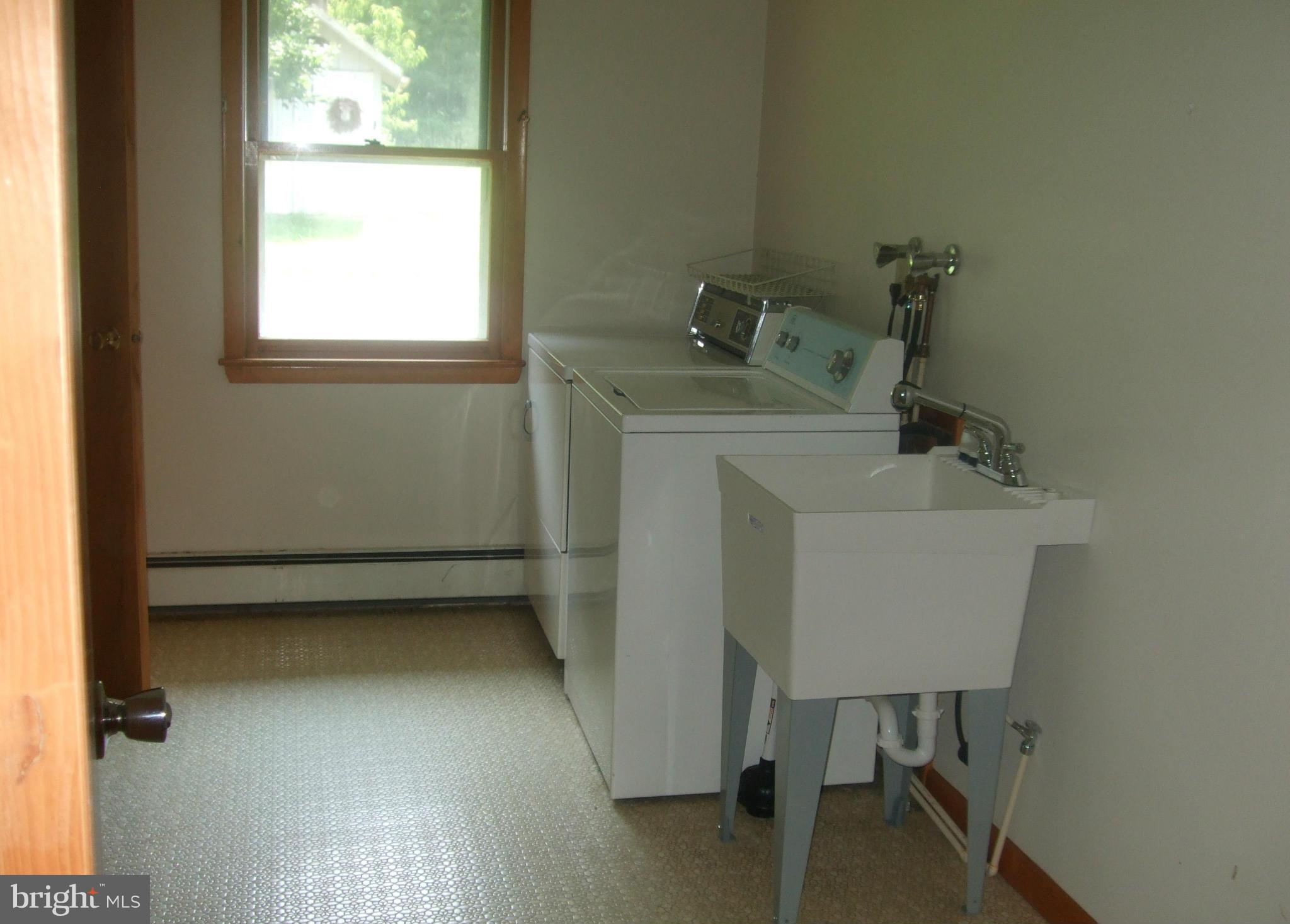 440 Warfieldsburg Road Westminster, MD 21157 - Photo 19 of 26 Laundry