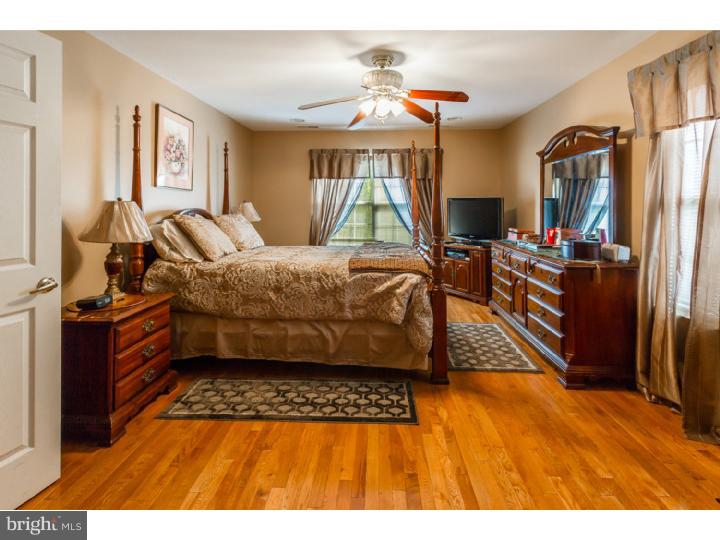 47 Chapel Hill Road Mount Laurel, NJ 08054 - Photo 12 of 25