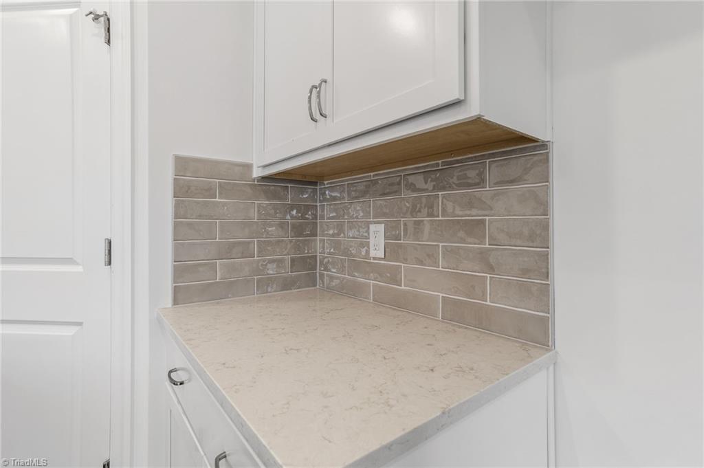 1675 Ashmead Lane Clemmons, NC 27012 - Photo 9 of 47