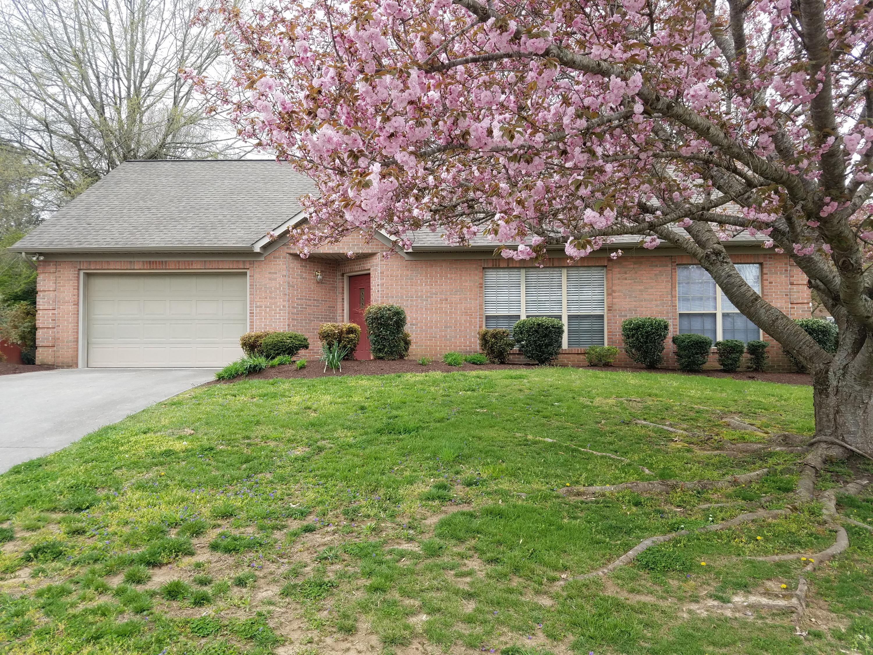 109 Capital Circle Oak Ridge, TN 37830 - Photo 1 of 25 109 Capital Front
