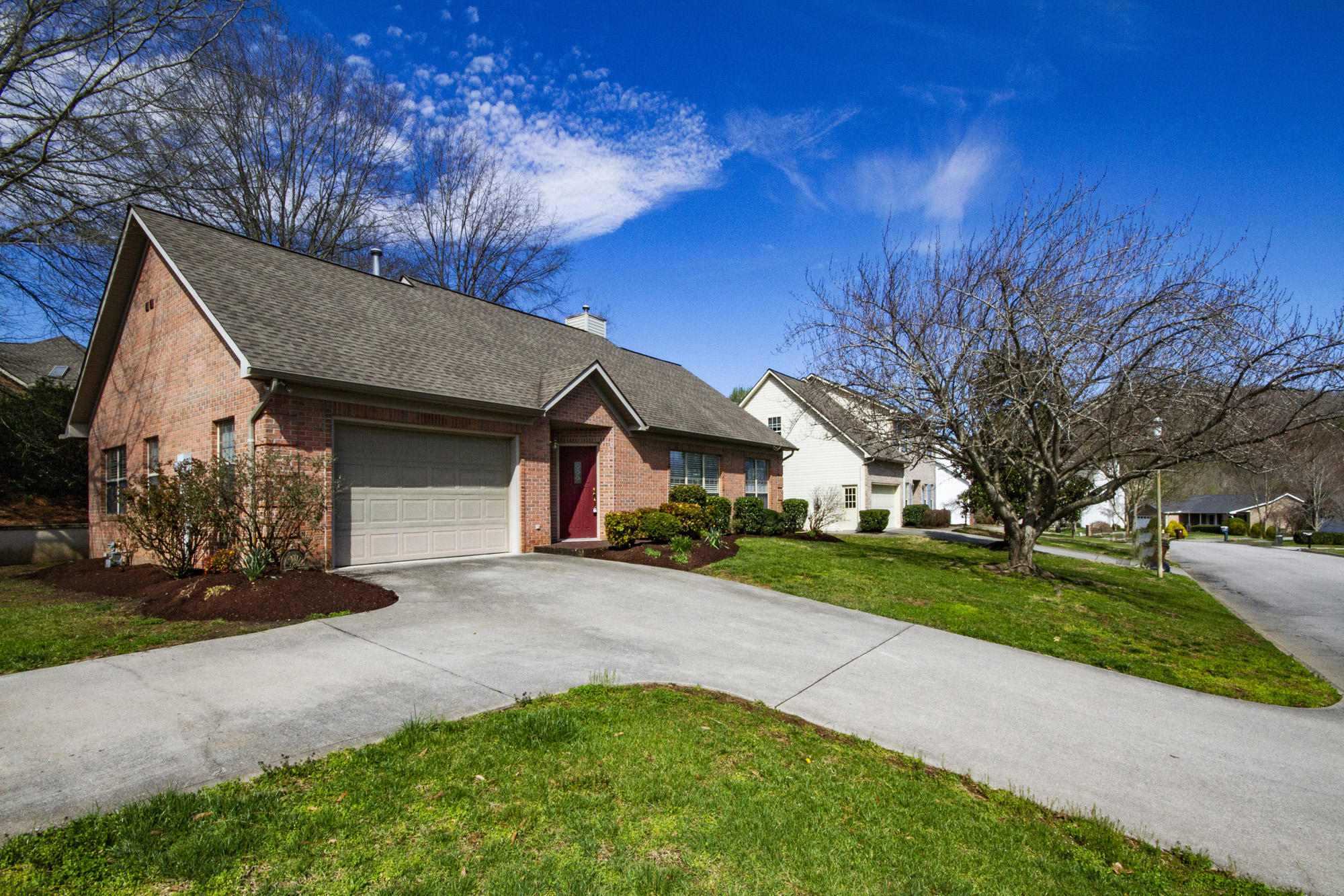 109 Capital Circle Oak Ridge, TN 37830 - Photo 2 of 25 IMG_0107