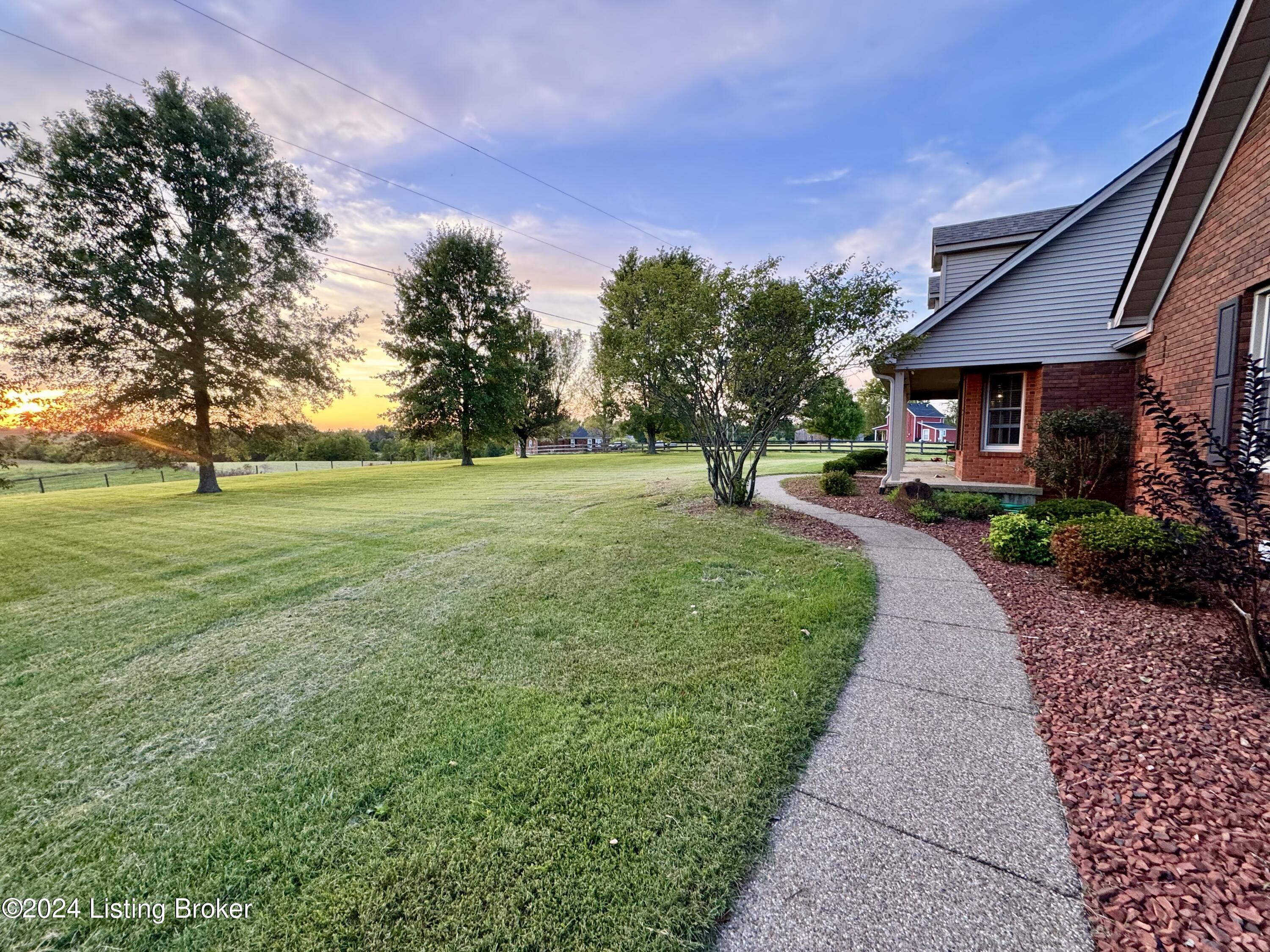 1090 McLain Road Springfield, KY 40069 - Photo 5 of 98 IMG_9371