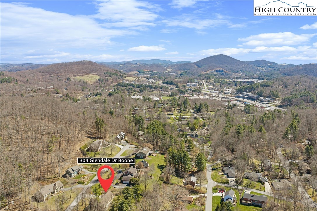 304 Glendale Drive Boone, NC 28607 - Photo 4 of 50 a view of city and mountain