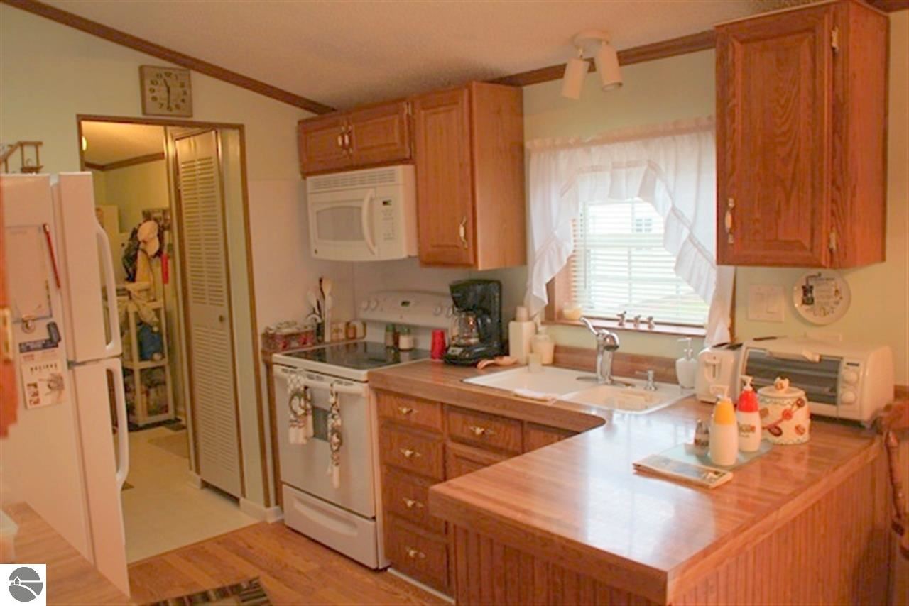 2891 North Hulbert Road Interlochen, MI 49643 - Photo 10 of 19 1783680-9.JPG