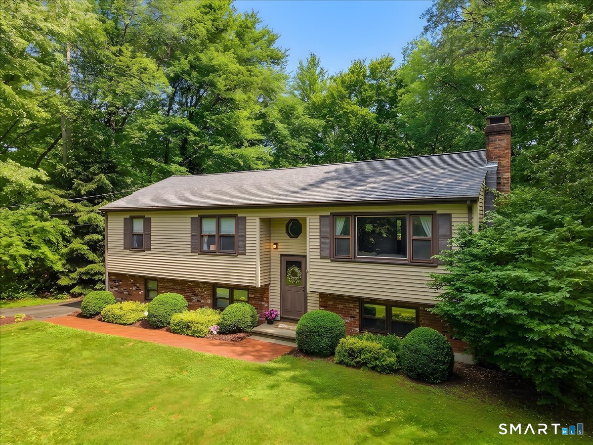 24 Dean Road East Lyme, CT 06333 - Photo 1 of 1 Gallery Image 1