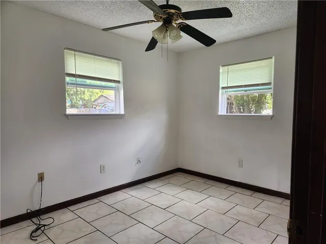 $1,800 | Undisclosed Address, River Ridge, LA 70123