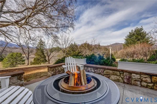 $985,000 | 9581 Patrick Henry Highway, Roseland, VA 22967