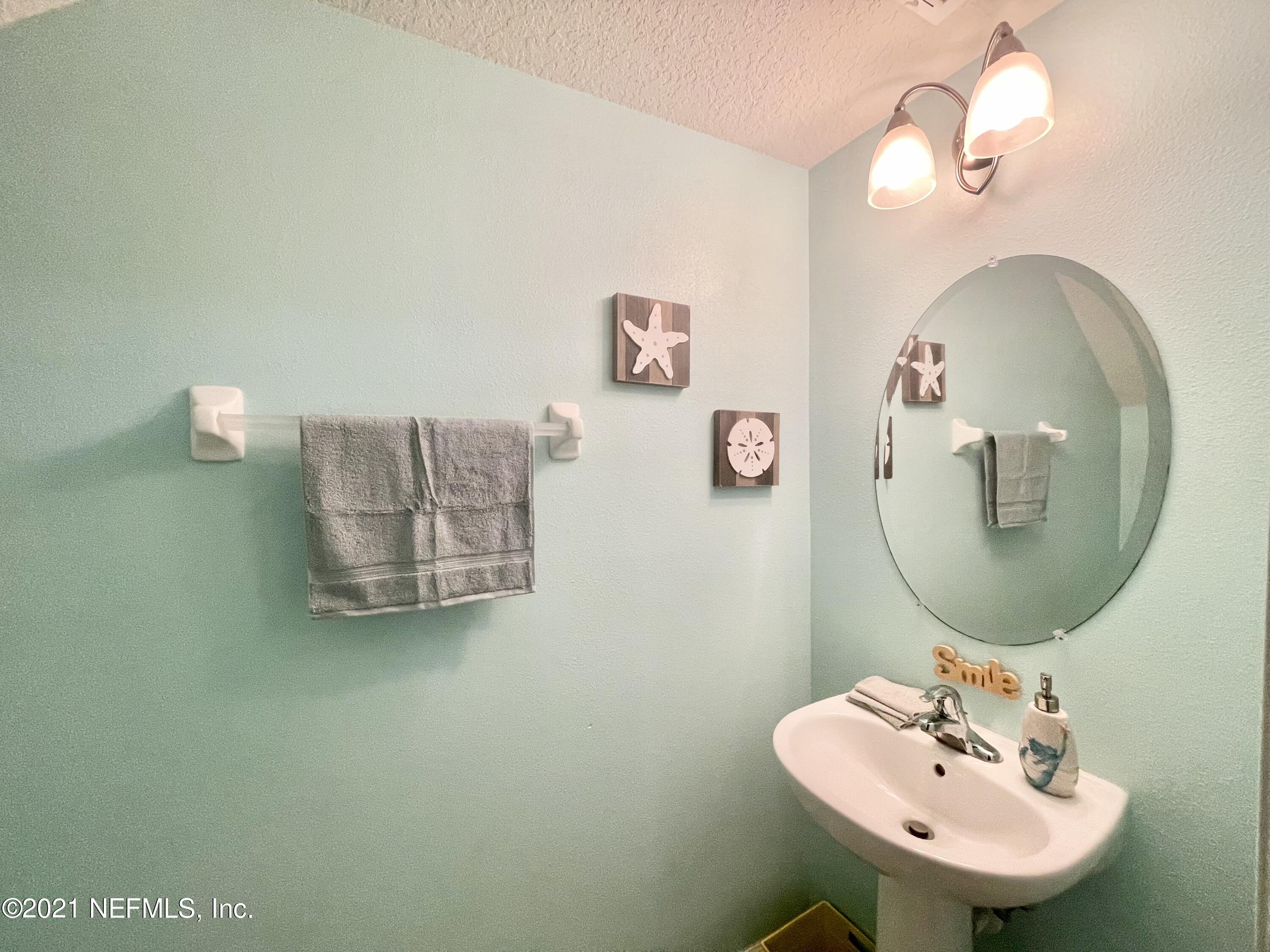 3585 Pebble Path Lane Jacksonville, FL 32224 - Photo 11 of 39 Guest Bath-1