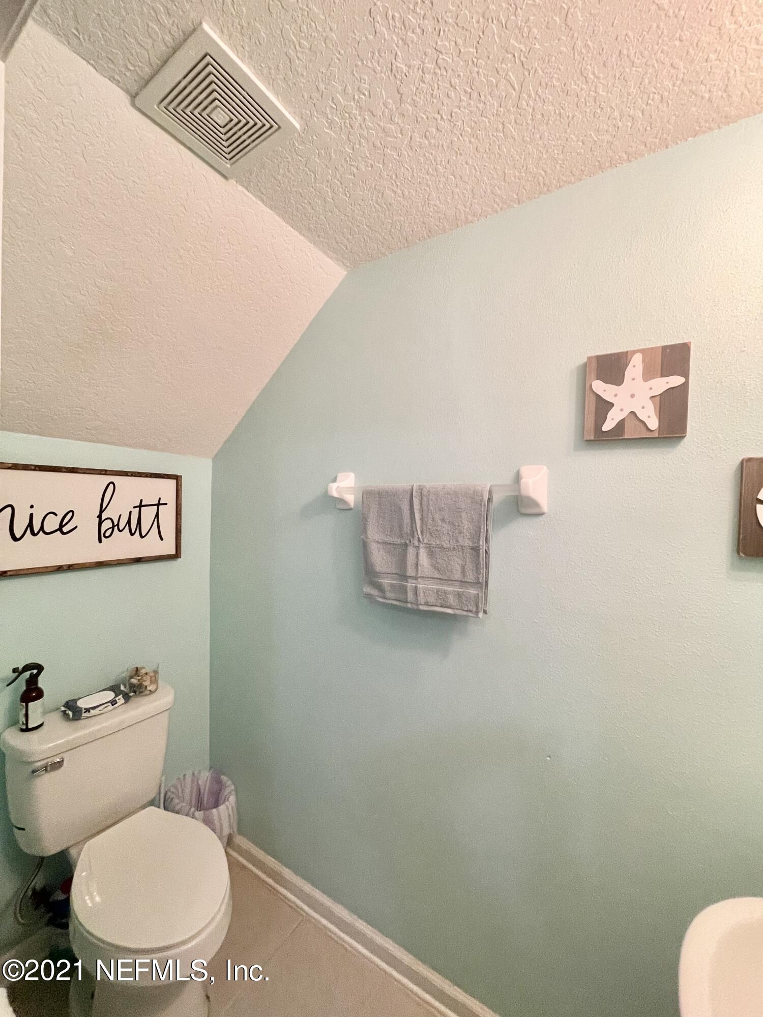 3585 Pebble Path Lane Jacksonville, FL 32224 - Photo 12 of 39 Guest Bath - 2