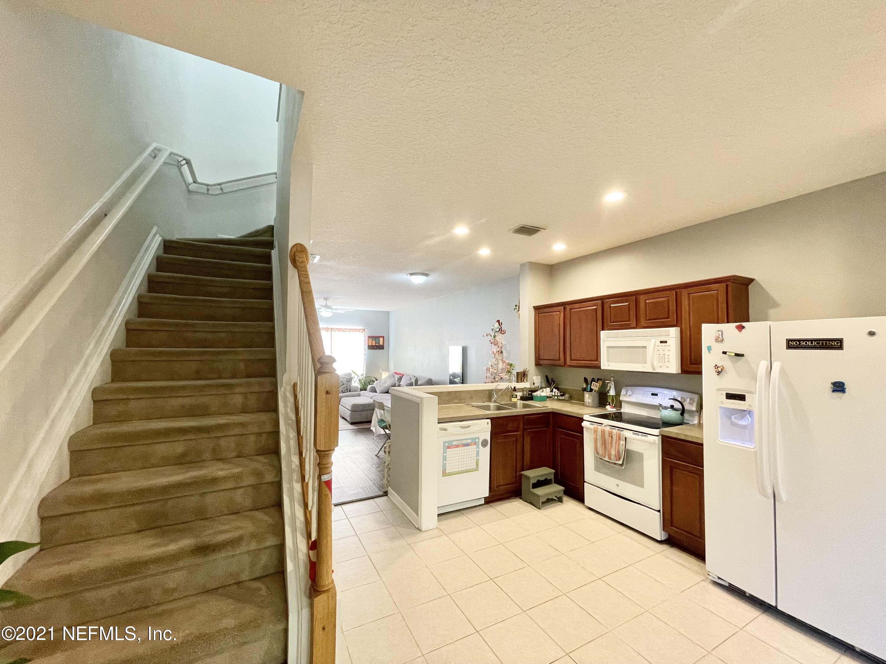 3585 Pebble Path Lane Jacksonville, FL 32224 - Photo 13 of 39 STAIRCASING