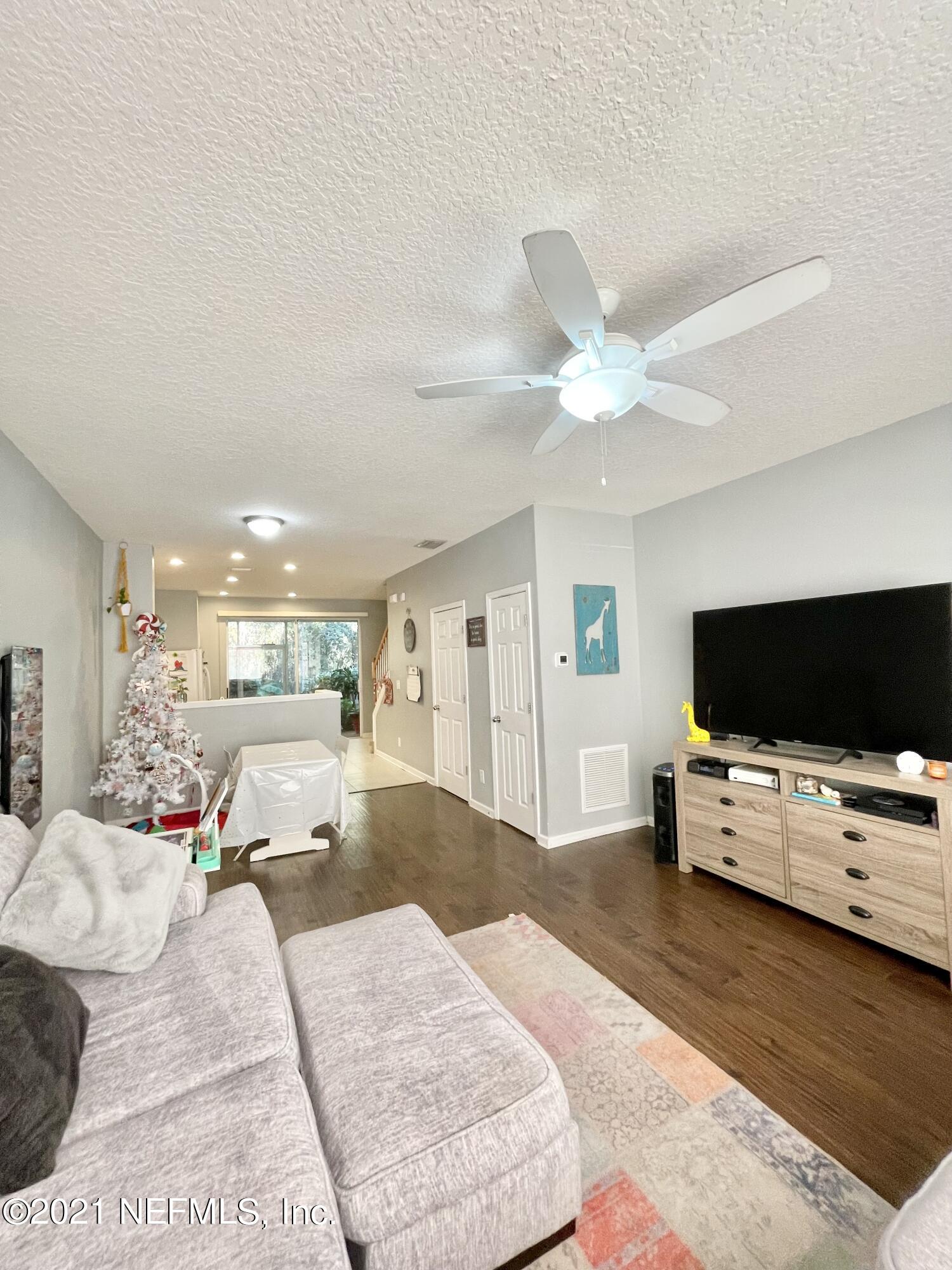 3585 Pebble Path Lane Jacksonville, FL 32224 - Photo 5 of 39 DINING-LIVING-2