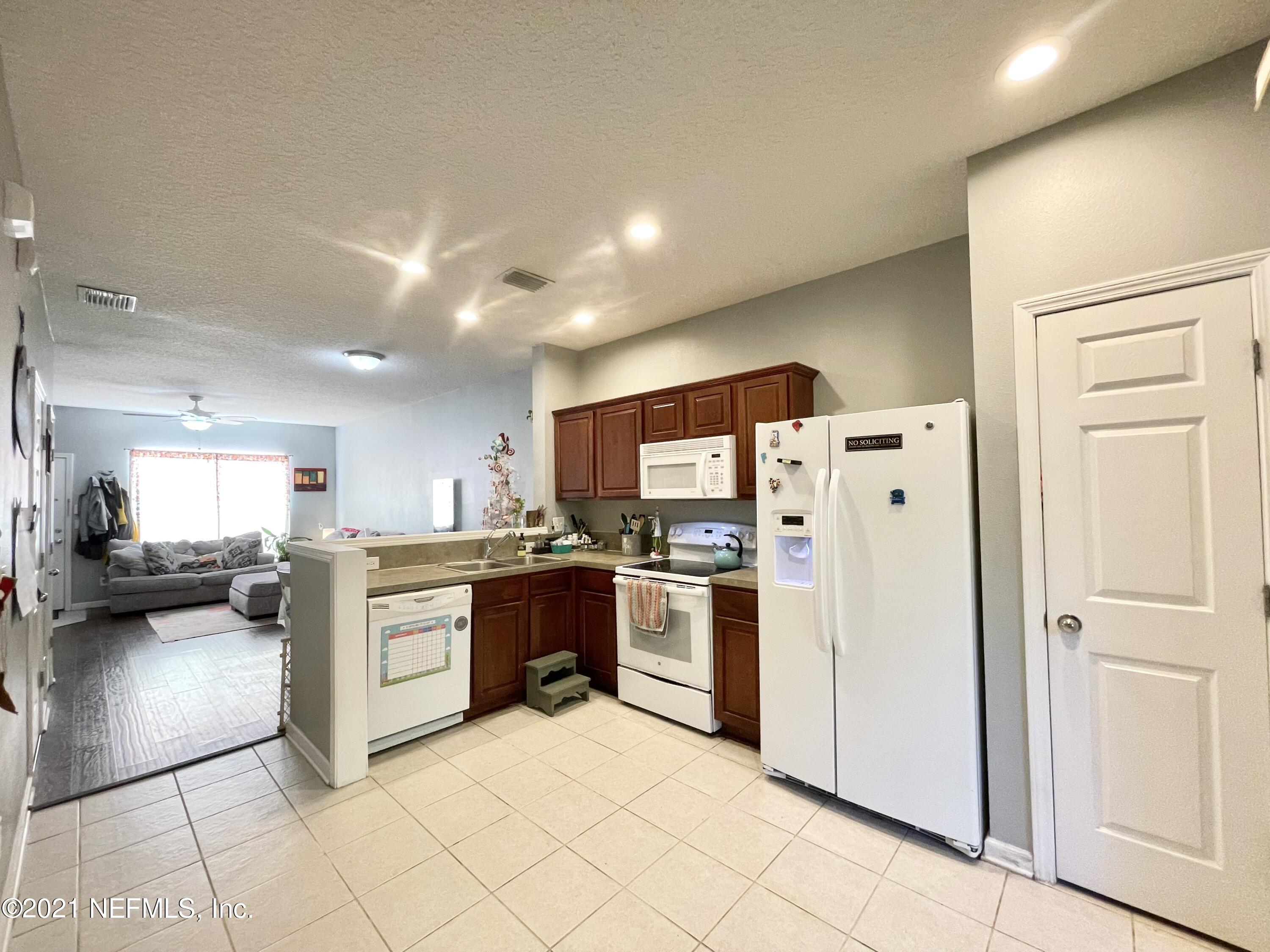 3585 Pebble Path Lane Jacksonville, FL 32224 - Photo 9 of 39 KITCHEN-1