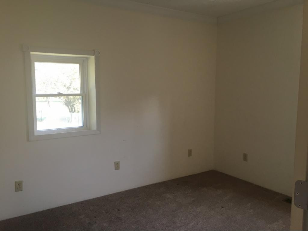 1122 East Erwin Road Erwin, TN 37650 - Photo 4 of 12 Photo 4
