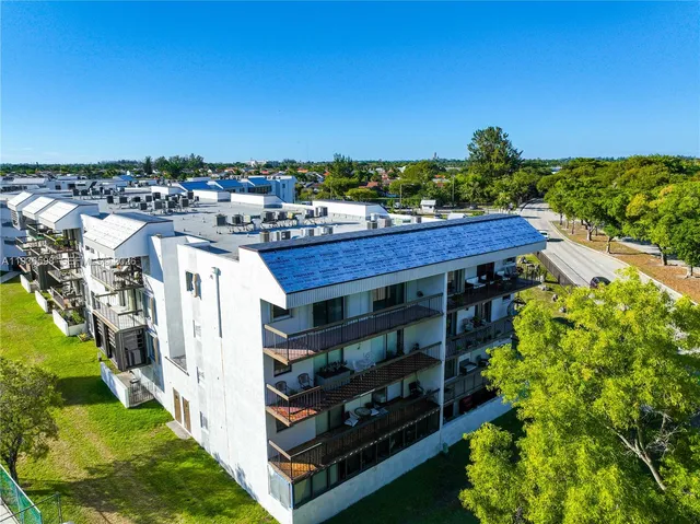 $240,000 | 1300 Southwest 122nd Avenue, Unit 419B2, Miami, FL 33184