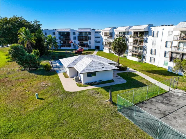 $240,000 | 1300 Southwest 122nd Avenue, Unit 419B2, Miami, FL 33184