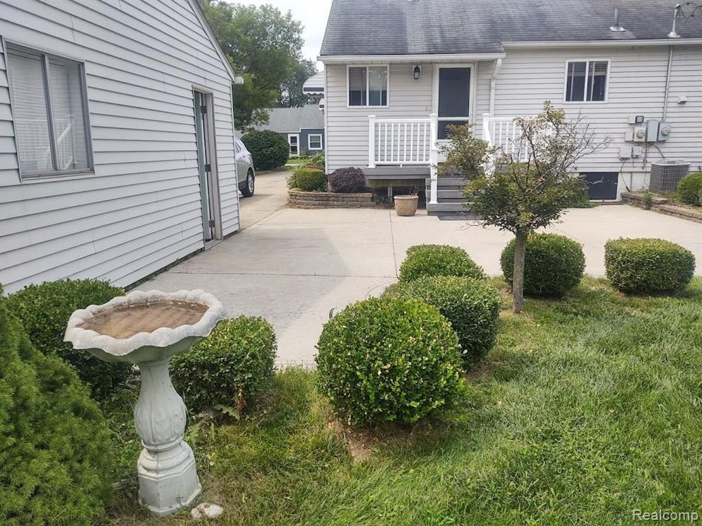 47574 Greenview Road Utica, MI 48317 - Photo 16 of 21
