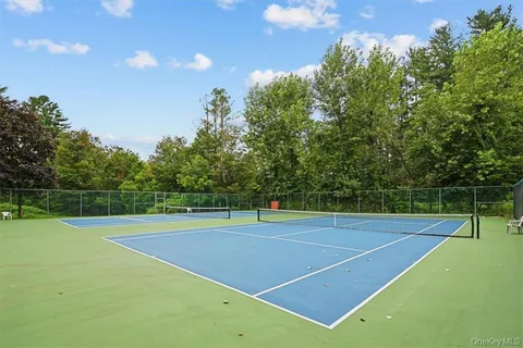 $425,000 | 204 Autumn Lane, Brewster, NY 10509