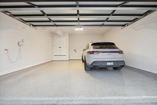 $1,050,000 | 19302 Summit Glory Trail, Unit 68, Spicewood, TX 78669