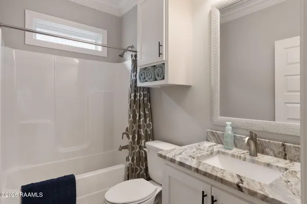 $350,000 | 215 Whispering Meadows Road, Broussard, LA 70518