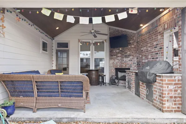 $350,000 | 215 Whispering Meadows Road, Broussard, LA 70518