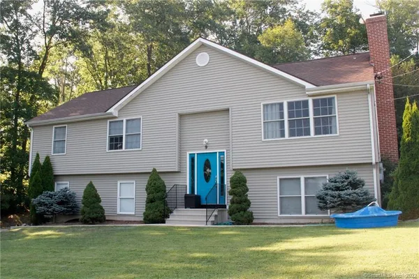 $2,900 | 9 Ledgewood Court, Norwich, CT 06360