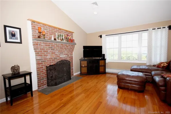 $2,900 | 9 Ledgewood Court, Norwich, CT 06360