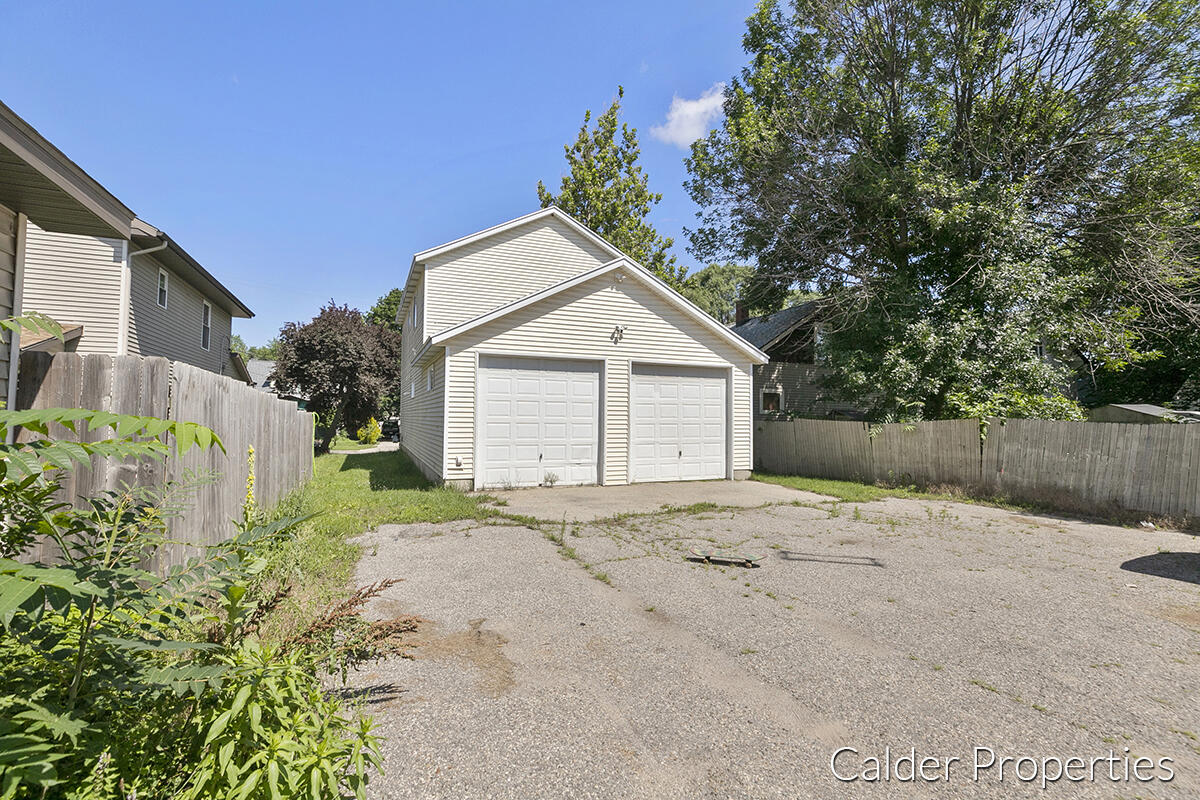 1044 Rathbone Street Southwest Wyoming, MI 49509 - Photo 18 of 21 IMG_1017