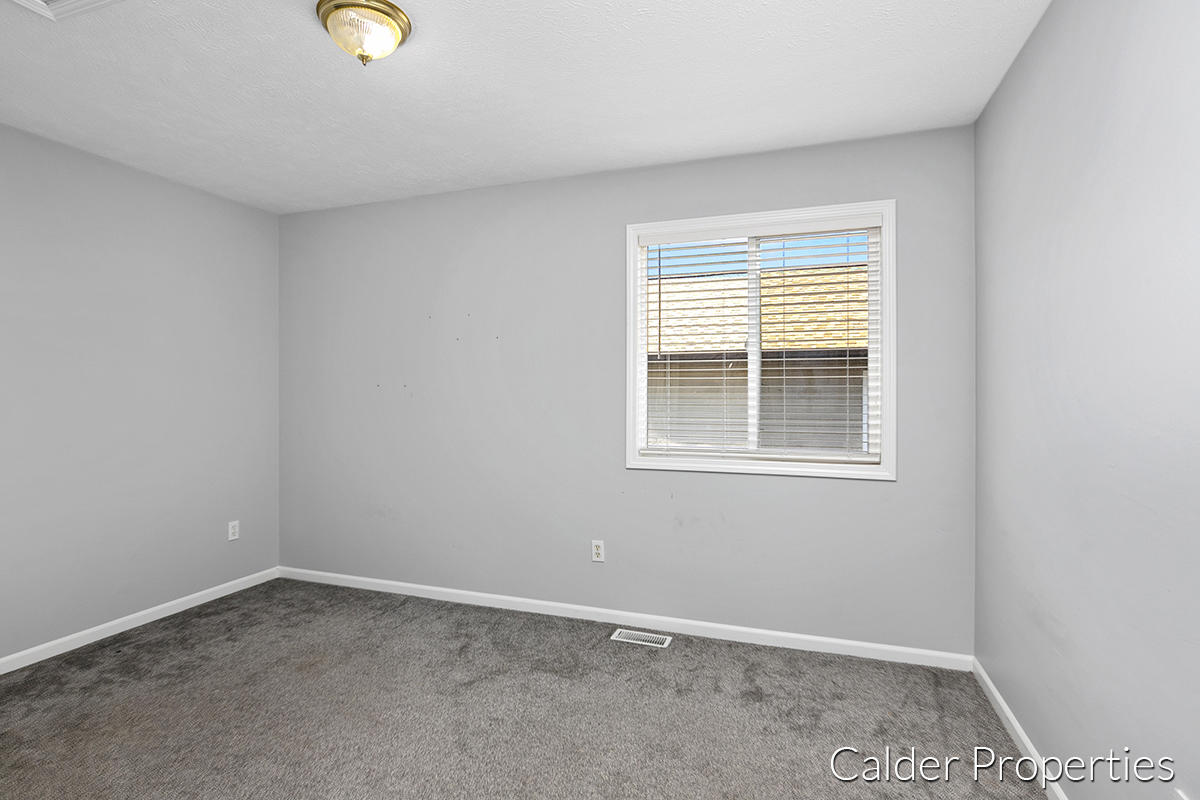 1044 Rathbone Street Southwest Wyoming, MI 49509 - Photo 10 of 21 IMG_1010