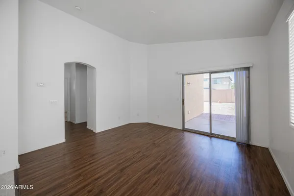 $2,050 | 6918 South 37th Glen, Phoenix, AZ 85041