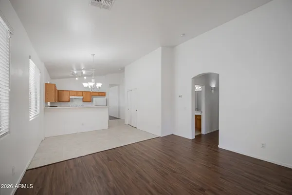 $1,995 | 6918 South 37th Glen, Phoenix, AZ 85041