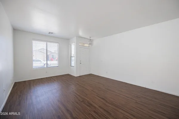 $1,995 | 6918 South 37th Glen, Phoenix, AZ 85041