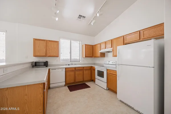 $1,995 | 6918 South 37th Glen, Phoenix, AZ 85041