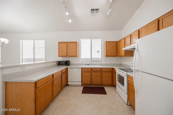 $1,995 | 6918 South 37th Glen, Phoenix, AZ 85041