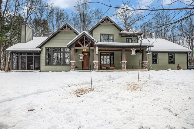 $949,900 | 7606 North 46th Street, Augusta, MI 49012