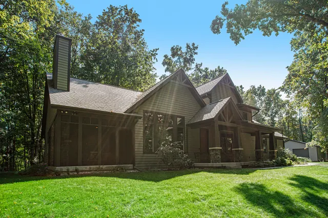 $949,900 | 7606 North 46th Street, Augusta, MI 49012