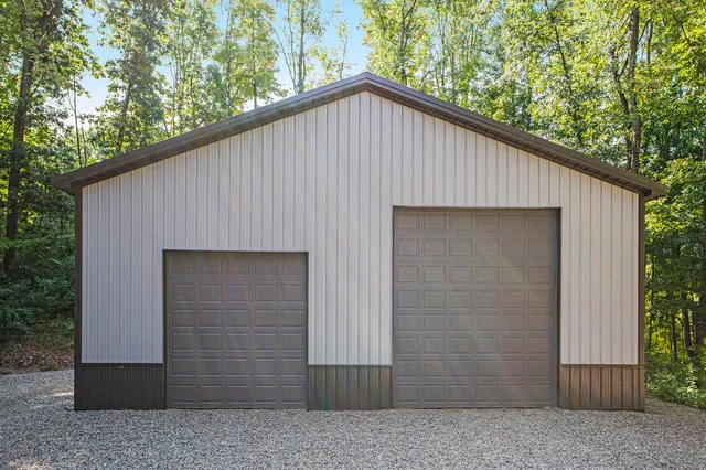 $949,900 | 7606 North 46th Street, Augusta, MI 49012