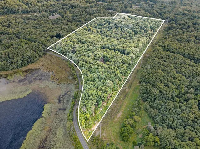 $949,900 | 7606 North 46th Street, Augusta, MI 49012