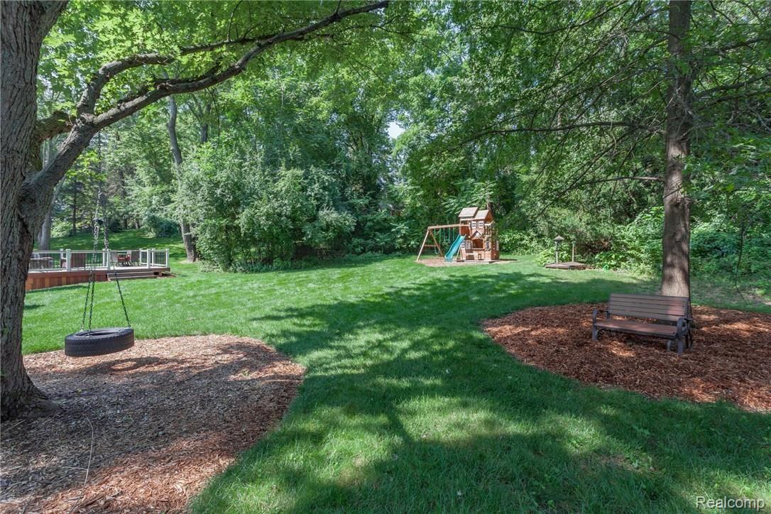 31805 Brandingham Road Franklin, MI 48025 - Photo 36 of 40 IMG_0765.jpg